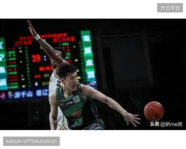 山东与辽宁在12进8附加赛中相遇,上演了本赛季最激烈的季后赛首轮对决之一。 山东与辽宁在12进8附加赛中相遇,上演了本赛季最激烈的季后赛首轮对决之一。